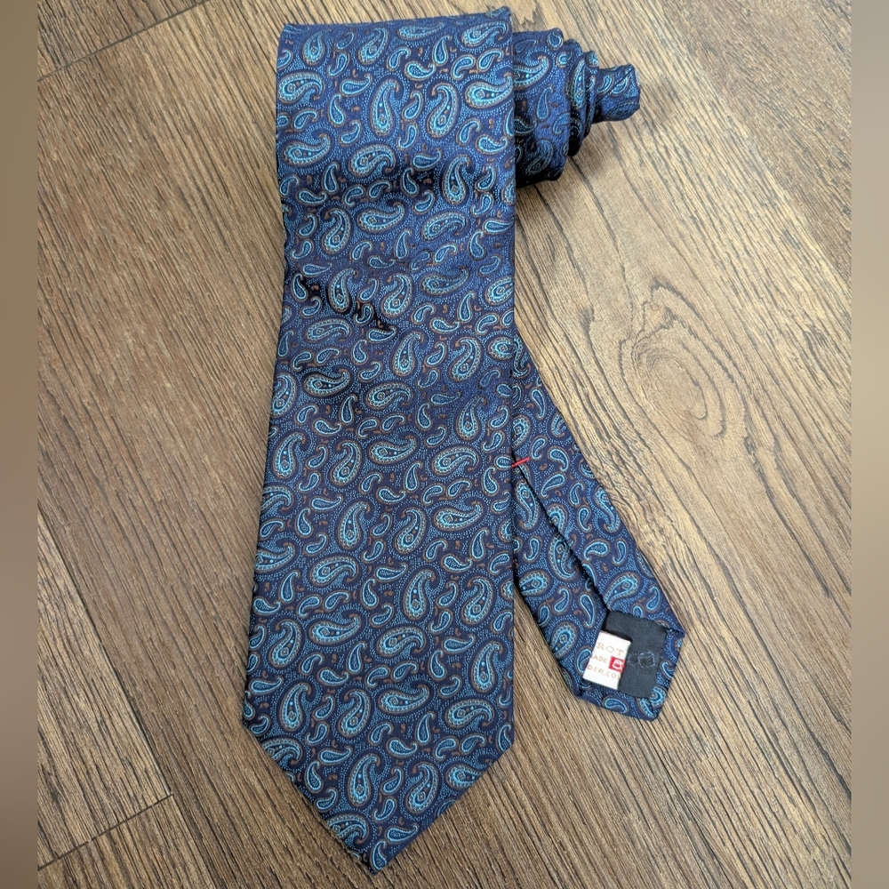 Carrot 100% Silk Paisley Blue And Brown / Bronze Tie Made In USA